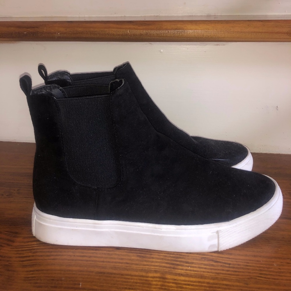 Steve Madden High Top Slip On Sneakers 6.5